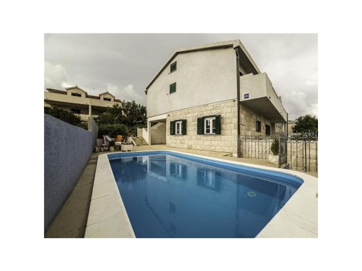 Apartment Povlja 1