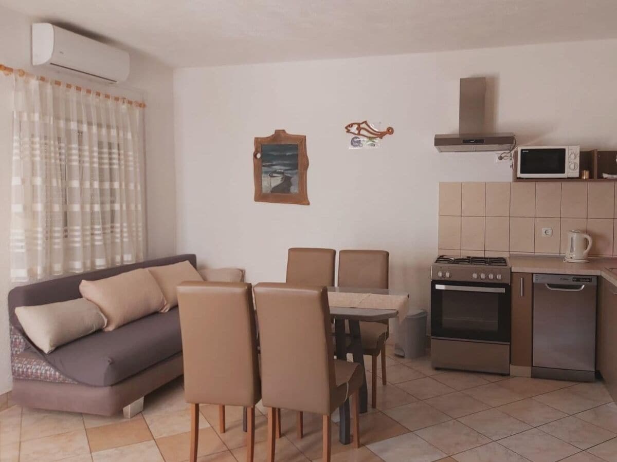 Apartment Povlja 9