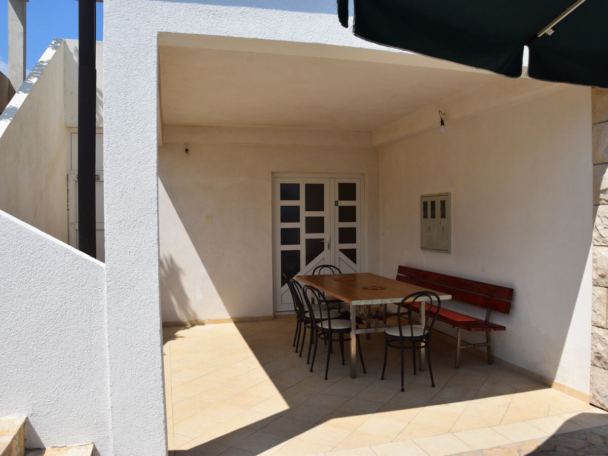 Apartment Povlja 15
