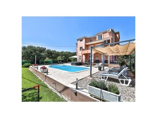 Ferienhaus Kaštel Lukšić  1