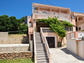 Apartment Metajna  2