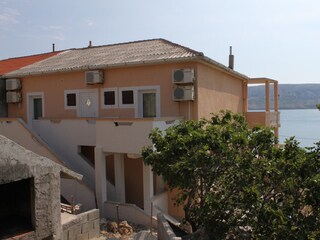 Apartment Metajna  3