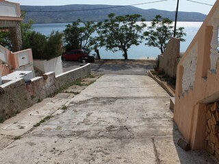 Apartment Metajna  12