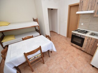 Apartment Metajna  13