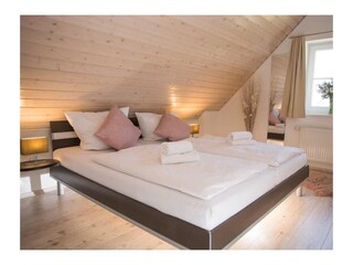 Schlafzimmer Doppelbett  OG