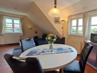 Wohn- und Essbereich mit offener Küche