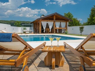 Casa Natura mit 36m2 Pool, Spielplatz und tollem Außenb