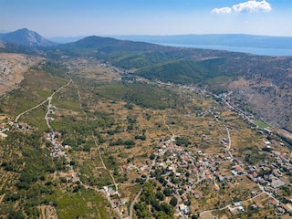 bird view on village Srinjine