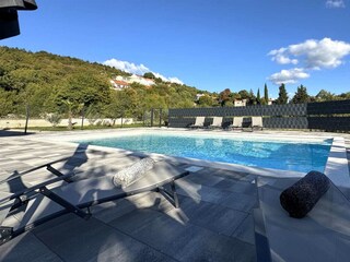 10 m x 4,5 m großer privater beheizter Pool
