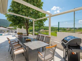 outdoor dining area, complete with seating for ten