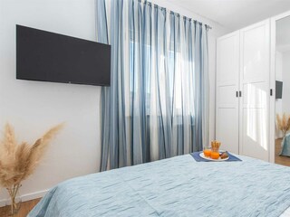 Bedroom withe queen-size bed (160x200cm)