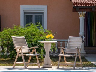 Mehrere Sitzgelegenheiten zum Entspannen.