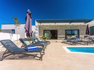 Das Highlight ist der private, beheizte Pool.