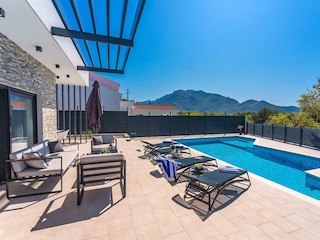 An inviting lounge corner near the living room.