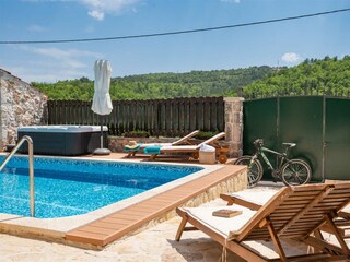 family property that can accommodate up to eight people