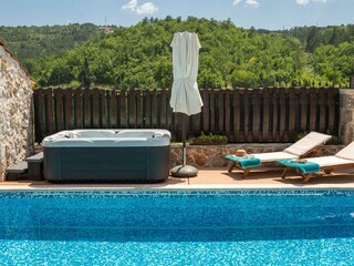 32 square meter (8x4m) swimming pool, ideal for cooling