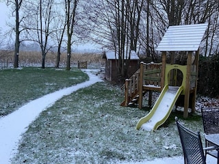 Holiday house Winssen Environment 24