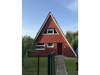 Vorderfront mit Garten