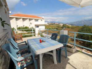 Two bedroom apartment with terrace and sea view Lumbarda, Korčula A-4376-a