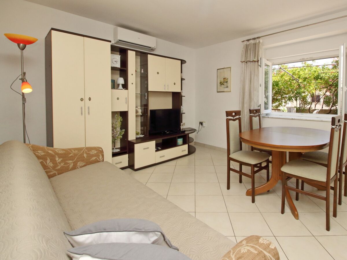 Apartment One bedroom apartment with terrace Šilo, Krk A-18751-a - Outdoor photo 8