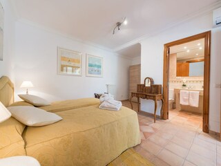Villa Fornalutx Features 24