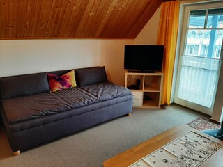 2. Wohn-/Schlafzimmer mit Balkon