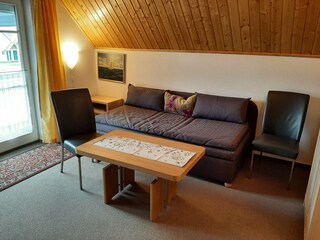 2. Wohn-/Schlafzimmer mit Balkon