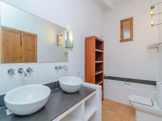 Villa Ses Covetes Features 21