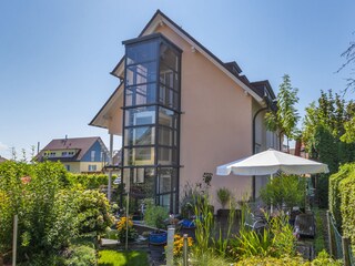 Sitzplatz neben dem kleinen Teich