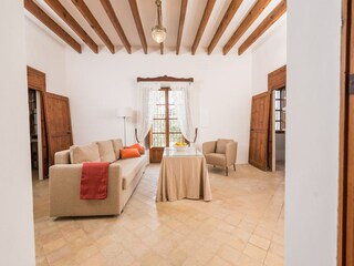 Villa Santa Maria del Camí Características 29
