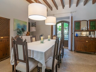 Villa Santa Maria del Camí Caratteristiche 22