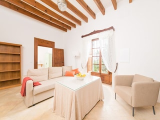 Villa Santa Maria del Camí Caratteristiche 28