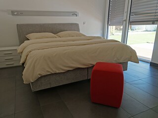 Schlafzimmer - wecken lassen von der aufgehenden Sonne