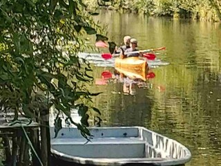 Kanufreuden & Bootssteg mit Ruderboot