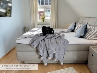 Schlafzimmer No. 1 mit Smart TV