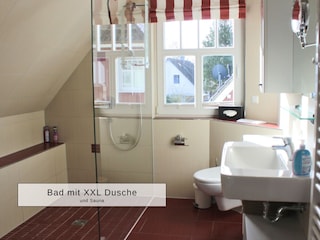 Bad mit XXl Dusche & Sauna