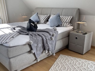 Schlafzimmer No1, mit Zugang Dachterrasse