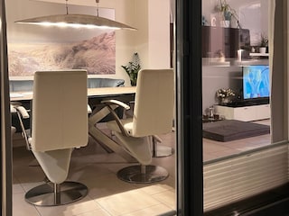 Durchs Fenster geschaut