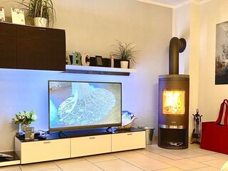 Schlechtwetterprogramm, Smart TV 55 Zoll und Kaminofen