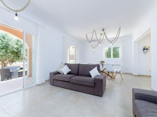 Villa Colonia de Sant Pere Características 44