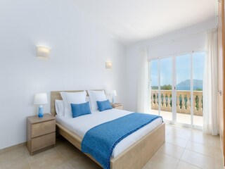 Villa Colonia de Sant Pere Características 40