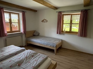 Drittes Bett im großen Schlafzimmer