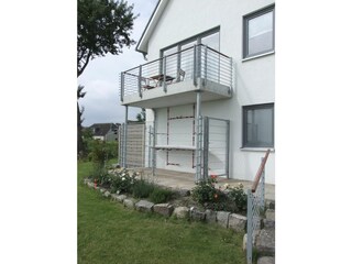 Abstellmöglichkeit für Fahrräder und Surfbretter