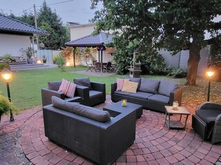 Garten Lounge am Abend