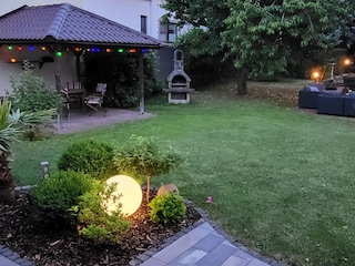 Terrassenbeleuchtung am Abend