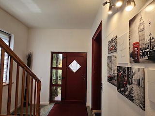 Eingang Haustür zum Treppenhaus