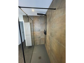 Regendusche im Format 100 x 160 cm