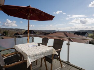 Südbalkon mit Blick auf die schweizer Alpen