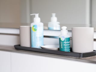 Handseife und Desinfektionsmittel