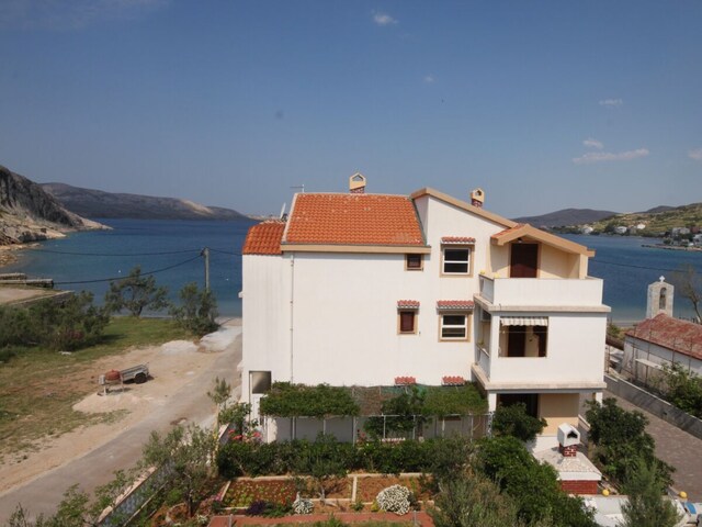 Apartment Metajna 4
